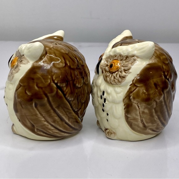 2 Owl Salt and Pepper Shakers - Picture 5 of 11